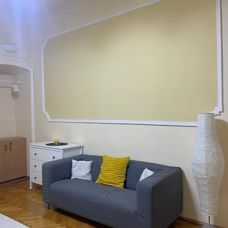 Cozy & Quiet Retro Style Budapest