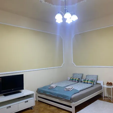 Cozy & Quiet Retro Style Apartamento
