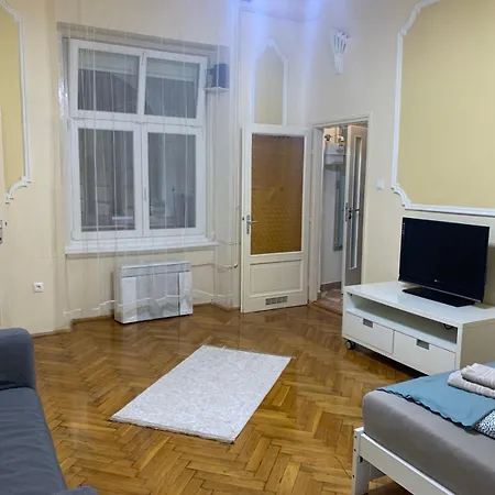 Cozy & Quiet Retro Style Apartamento Budapest