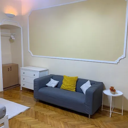 Cozy & Quiet Retro Style Budapest