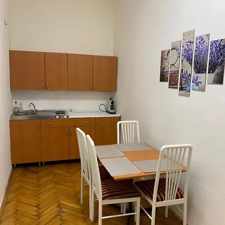 Cozy & Quiet Retro Style Apartamento