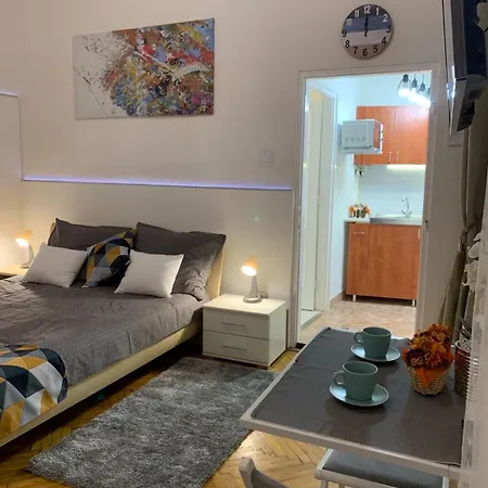 Cozy & Quiet Retro Style Apartamento