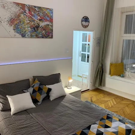 Cozy & Quiet Retro Style Apartamento *