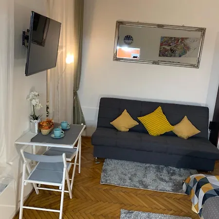Cozy & Quiet Retro Style Budapest