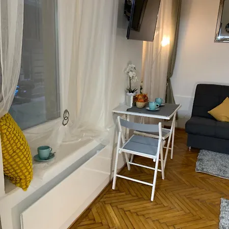 Cozy & Quiet Retro Style Apartamento Budapest